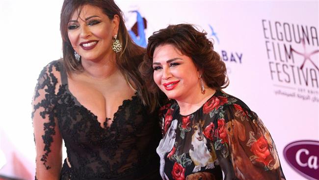 هالة صدقى تتألق بالأزرق "البيبسى" فى حفل ختام مهرجان الجونة السينمائى