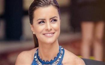 بعد غياب.. الفنانة نور تظهر على السجادة الحمراء بـ "لوك" استثنائى|| شاهد