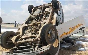 إصابة 25 شخصًا إثر انقلاب سيارة ربع نقل بصحراوي المنيا