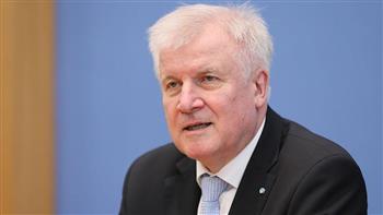   وزير داخلية ألمانيا يتعهد ببذل جهود لمواجهة الهجرة غير الشرعية