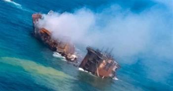   اندلاع حريق هائل على متن سفينة حاويات بالقرب من سواحل كولومبيا 