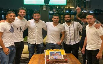   لاعبو الزمالك يحتفلون بعيد ميلاد طارق حامد