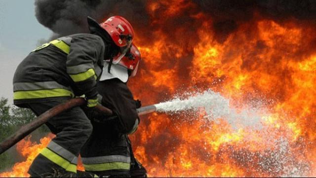 المباحث تستمع لأقوال شهود العيان بحريق مصنع المرج 