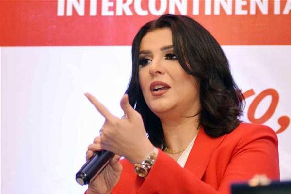 بعد هاتريك اليونايتد.. منى الشاذلي تعلق على تالق محمد صلاح