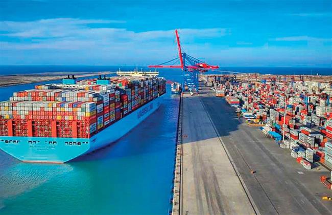 تداول 3021 حاوية مكافئة و 225 ألف طن بضائع بميناء الإسكندرية