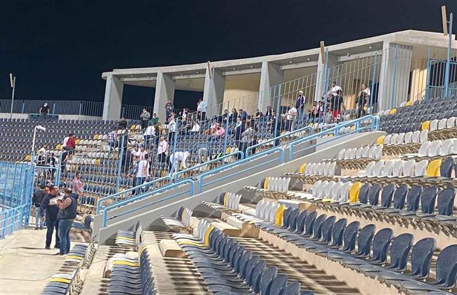 صور| حضور جمهور الزمالك فى مدرجات بتروسبورت لمباراة إنبى