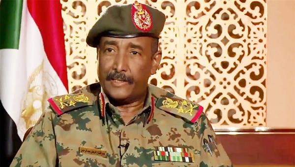 البرهان: «استجبنا لإرادة الشعب السوداني ووضعنا أيدينا بأيدي القوى الوطنية»