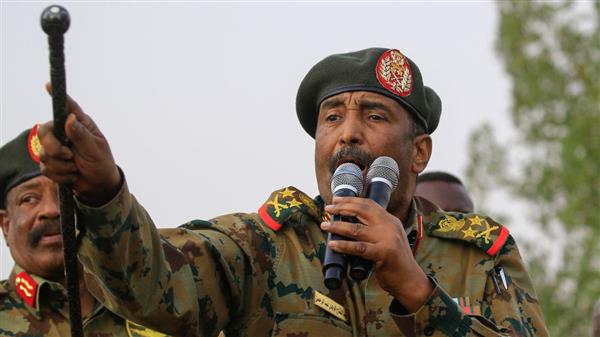 البرهان: جيش السودان سيتصدى لكل من يهدد الأمن والسلام