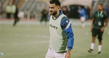 لاعبو الزمالك يتفقدون أرضية ملعب بتروسبورت قبل مواجهة إنبي
