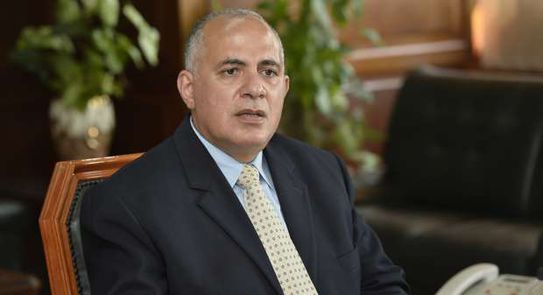 وزير الري يلتقى بوزيرة الهجرة على هامش إسبوع القاهرة الرابع للمياه