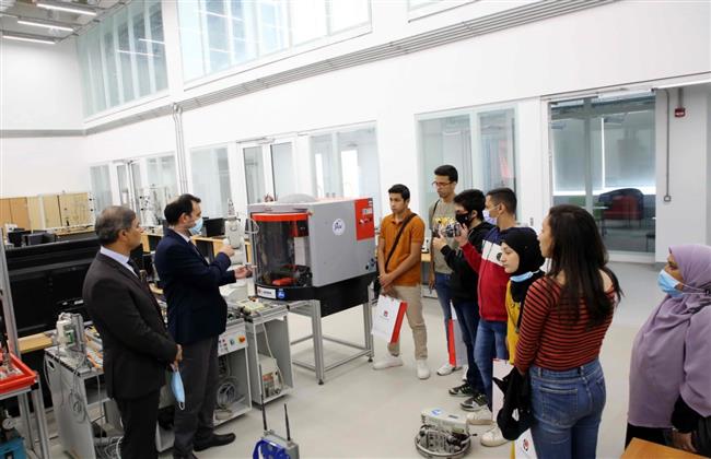 وفد من أوائل الثانوية العامة فى ضيافة الجامعة اليابانية