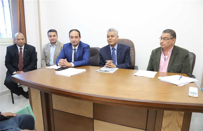 رئيس جامعة جنوب الوادي يجري جولة تفقدية بمركز العزيمة لعلاج الإدمان
