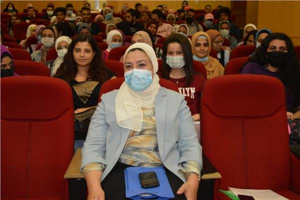الوزير  المفوض الكولومبي بالقاهرة يشارك في اليوم الثقافي بألسن عين شمس