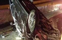 إصابة 3 اشخاص في حادث انقلاب سيارة أعلى طريق صحراوي الصف