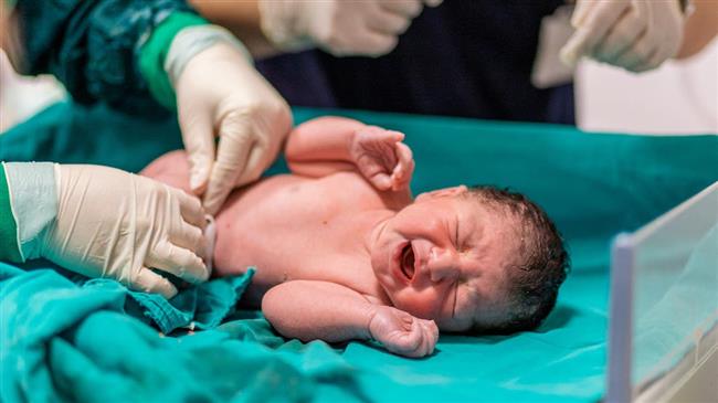 دراسة توضح كيف يتنفس الجنين فور خروجه من الرحم