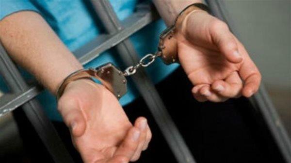 سقوط عاطلين وصاحب مخزن وراء سرقة قطع حديدية من كوبرى بالنزهة 
