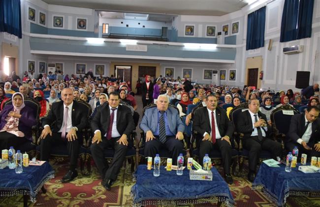 تعليم الإسكندرية تفتتح معرض مستلزمات مدرسية للطلاب غير القادرين