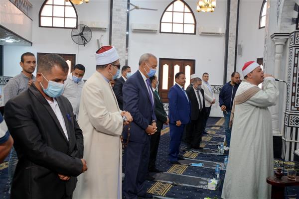 محافظ القليوبية يفتتح مسجد الشرقي بقرية الجعافرة ويلتقي بالمواطنين