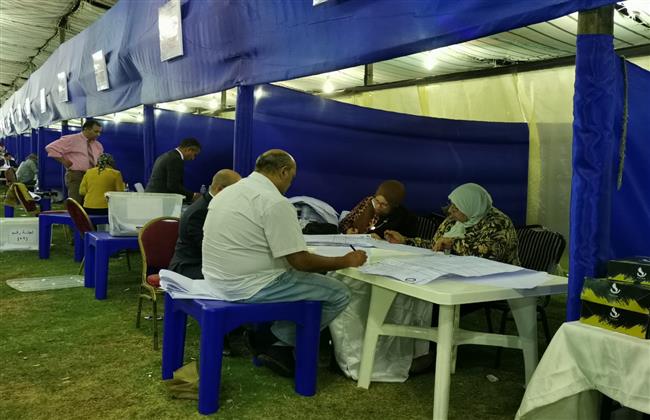 فرز أصوات الناخبين بانتخابات سموحة وتنقيتها من الباطلة 