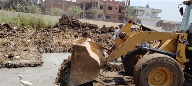 غلق ٦ مراكز دروس خصوصية ورفع ٨١٠ أطنان قمامة بدمنهور