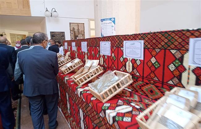 الزملوط يتفقد مشروعات الزراعة غير التقليدية بالوادي الجديد