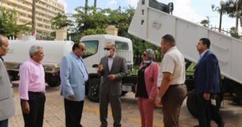   محافظ كفر الشيخ يوجه بتوزيع 13 سيارة كسح مياه ونقل قمامة