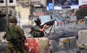   إصابة شاب بالرصاص والعشرات بالاختناق فى مواجهات مع جيش الاحتلال