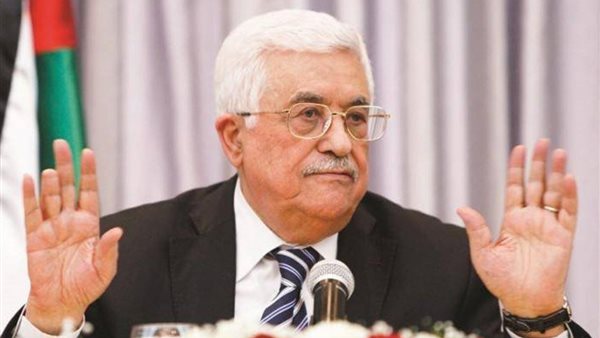 الرئيس الفلسطيني يقرر تنكيس علم بلاده في نوفمبر من كل عام