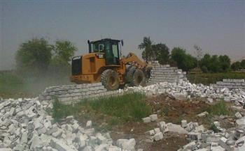   إزالة 6 حالات بناء على الأراضي الزراعية في بني سويف