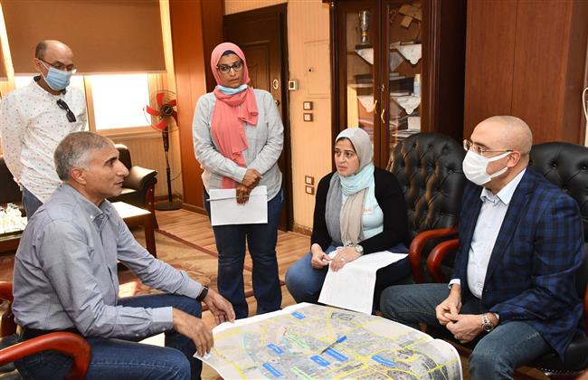 وزير الإسكان يتابع الموقف التنفيذي لمشروعات الطرق بمقر جهاز القاهرة  الجديدة
