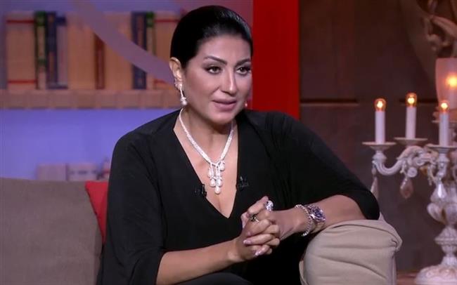 وفاء عامر في جاردن سيتي من أجل «إن كبر ابنك»