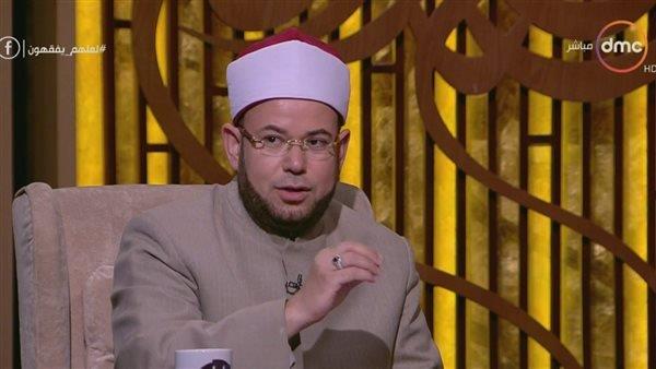 هل يحق للمرأة الإستعانة بأسرتها لضرب زوجها؟.. «داعية» يرد