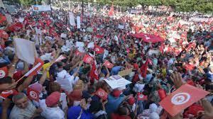   الرئيس التونسي: 1.8 مليون تظاهروا تأييدا له