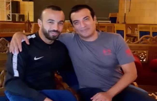 مجدي أفشة يدعو إيهاب توفيق  إلى حفل زفافه..شاهد