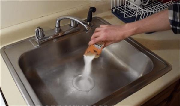 طرق ذكية لتسليك حوض المطبخ بكل سهولة