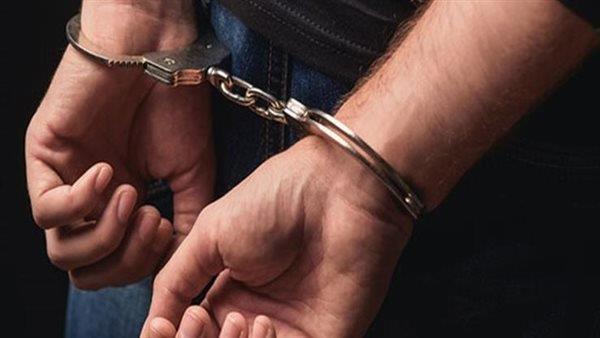 سقوط تاجر مخدرات في قبضة الأمن بحلوان