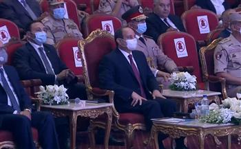   الرئيس السيسي يشاهد فقرة فنية خلال الندوة التثقيفية "«العبور إلى المستقبل»