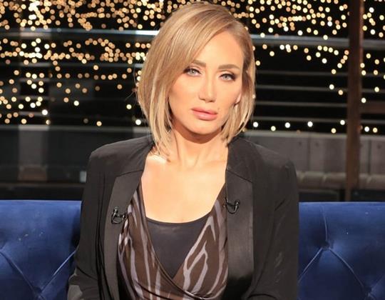 ريهام سعيد: «بنهار وأنا بصلي وفي زميلة عايزة تدمرني»