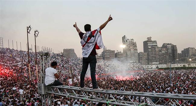 السماح لجماهير الزمالك الدخول باللافتات فى مواجهة برشلونة