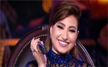 بفستان فضي لامع.. بوسي تتألق في أحدث ظهور لها