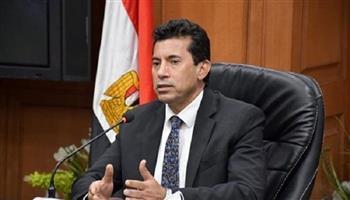 وزير الرياضة يهنئ سمر حمزة ببرونزية بطولة العالم للمصارعة
