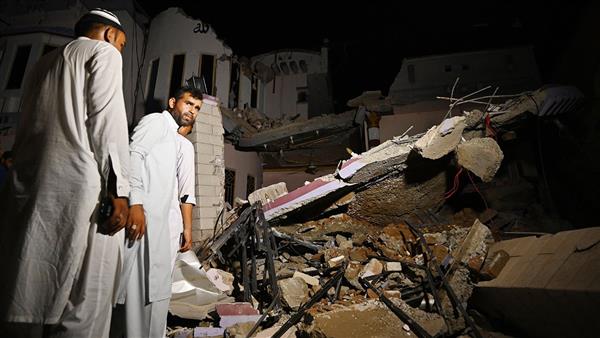 مصرع 15 شخصا بزلزال ضرب وسط باكستان