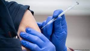   تطعيم ١٨٨ موظفا بحى شرق الإسكندرية ضد كورونا
