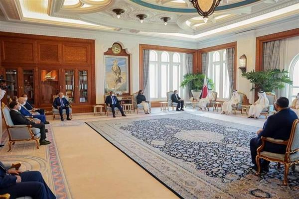 رئيس حكومة الوحدة الوطنية الليبية وأمير قطر يعقدان لقاء موسعا بالدوحة