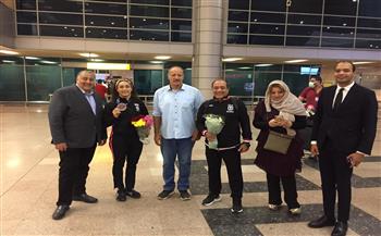   البطلة المصرية سمر حمزة تصل مطار القاهرة