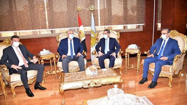 محافظ الغربية يستقبل وزير الزراعة بديوان عام المحافظة 