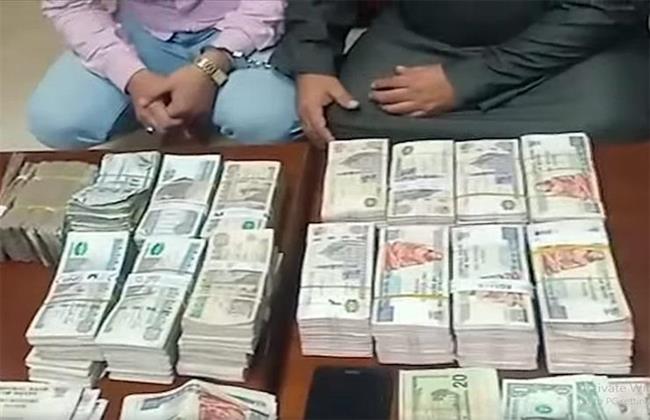 القبض على شخص بقنا يتاجر بالنقد الأجنبي