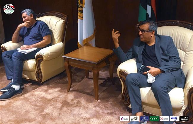 وزير الرياضة يطمئن علي وصول بعثة منتخب مصر لكرة القدم  إلي ليبيا
