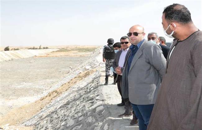 محافظ بني سويف يناقش تسهيلات دعم المشروعات الصغيرة والمتوسطة