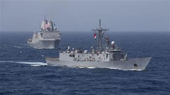   القوات البحرية المصرية والأمريكية تنفذان تدريبا بحريا 